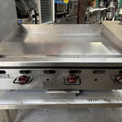 36” Gas Griddle Wolf AGM-36 3 Burner 81K BTU works great 1” Plate it’s Available !!!