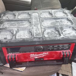 Milwaukee M18 Radio 