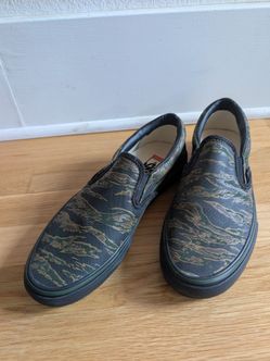 Vans Slip on sneakers - Size 8 - Tiger Camo Brand New