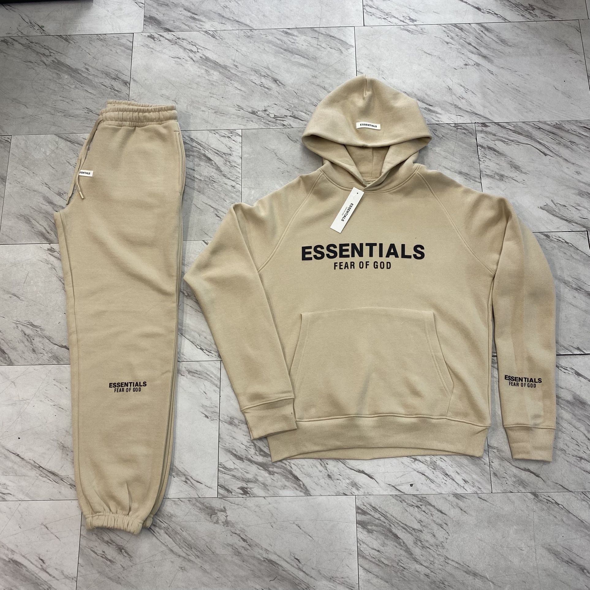 Essentials Jogging Outfit 