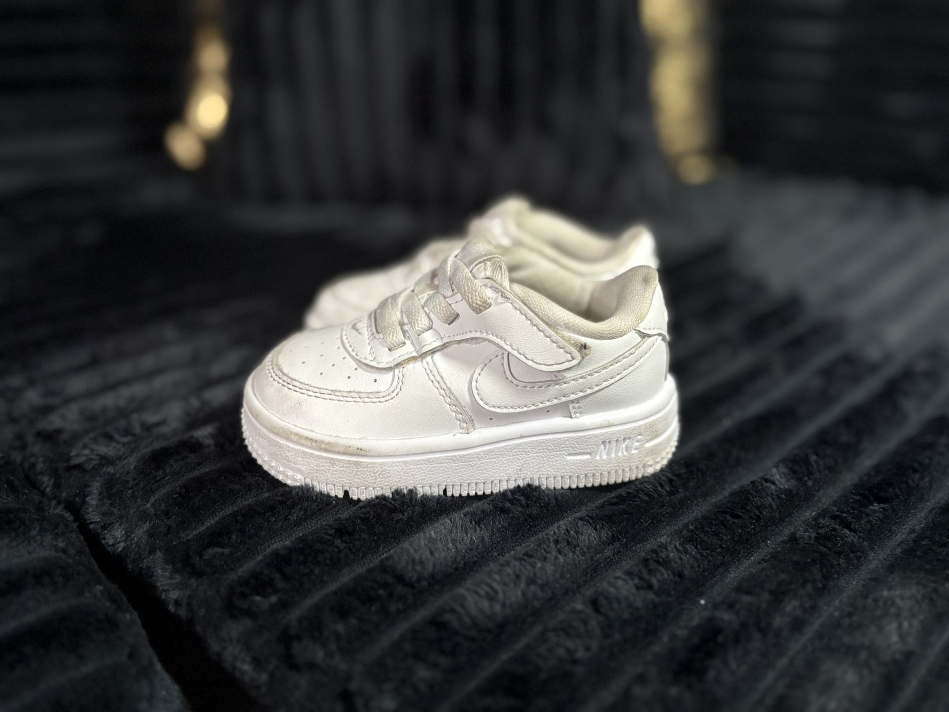 Nike Force 1 Low EasyOn (White) – Size 4.5C