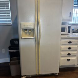 Frigidaire 2 Door Fridge
