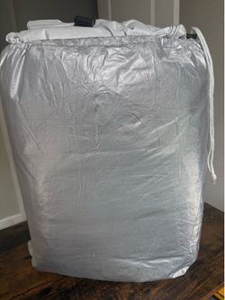 EzyShade Car Cover with Storage Bag – Open Box