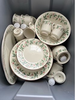 50+ holly tradition dish set
