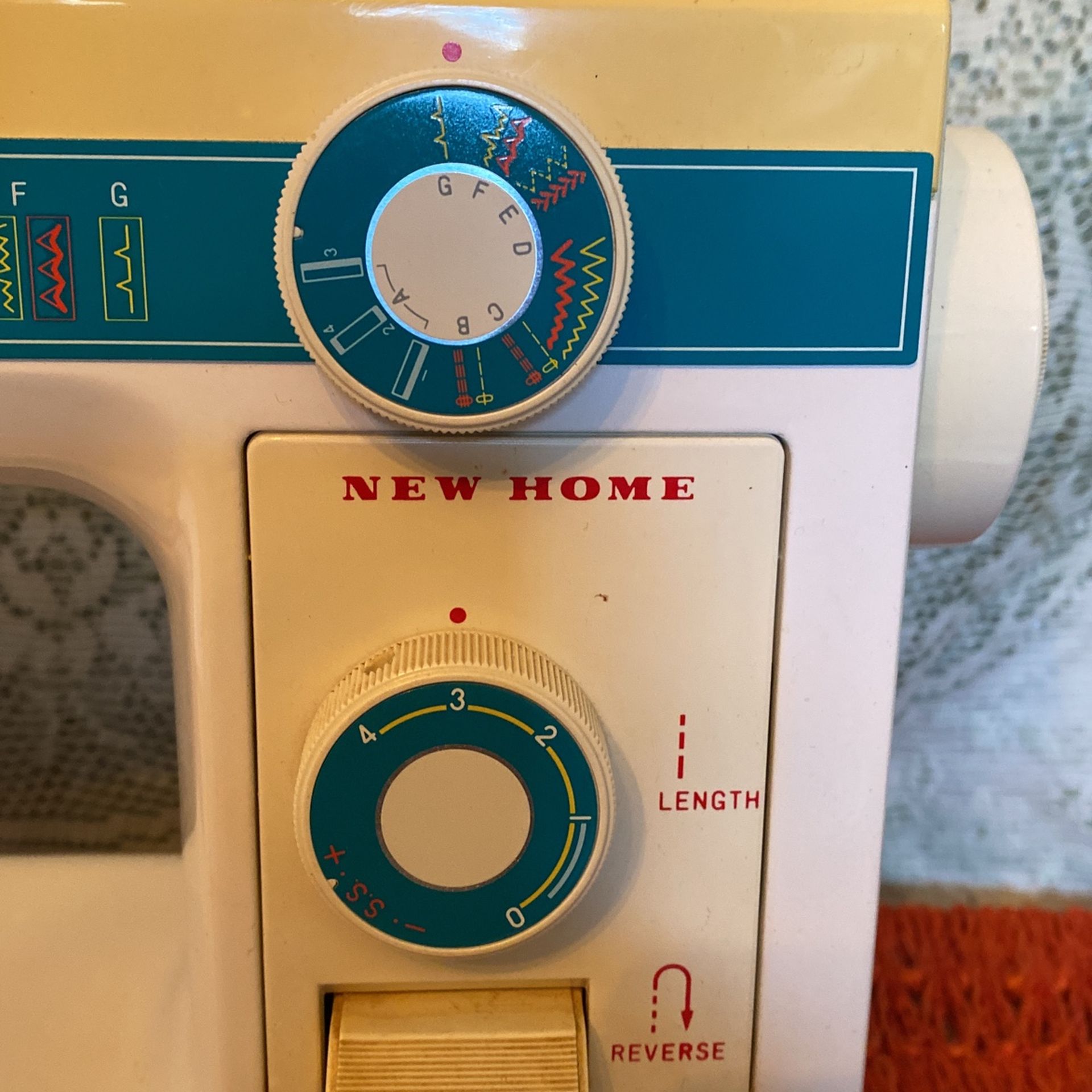 Sewing Machine (New Home Model 108) Arts & Crafts supplies