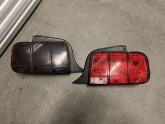 05-09 Mustang Taillights