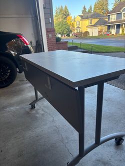 Desk / Table