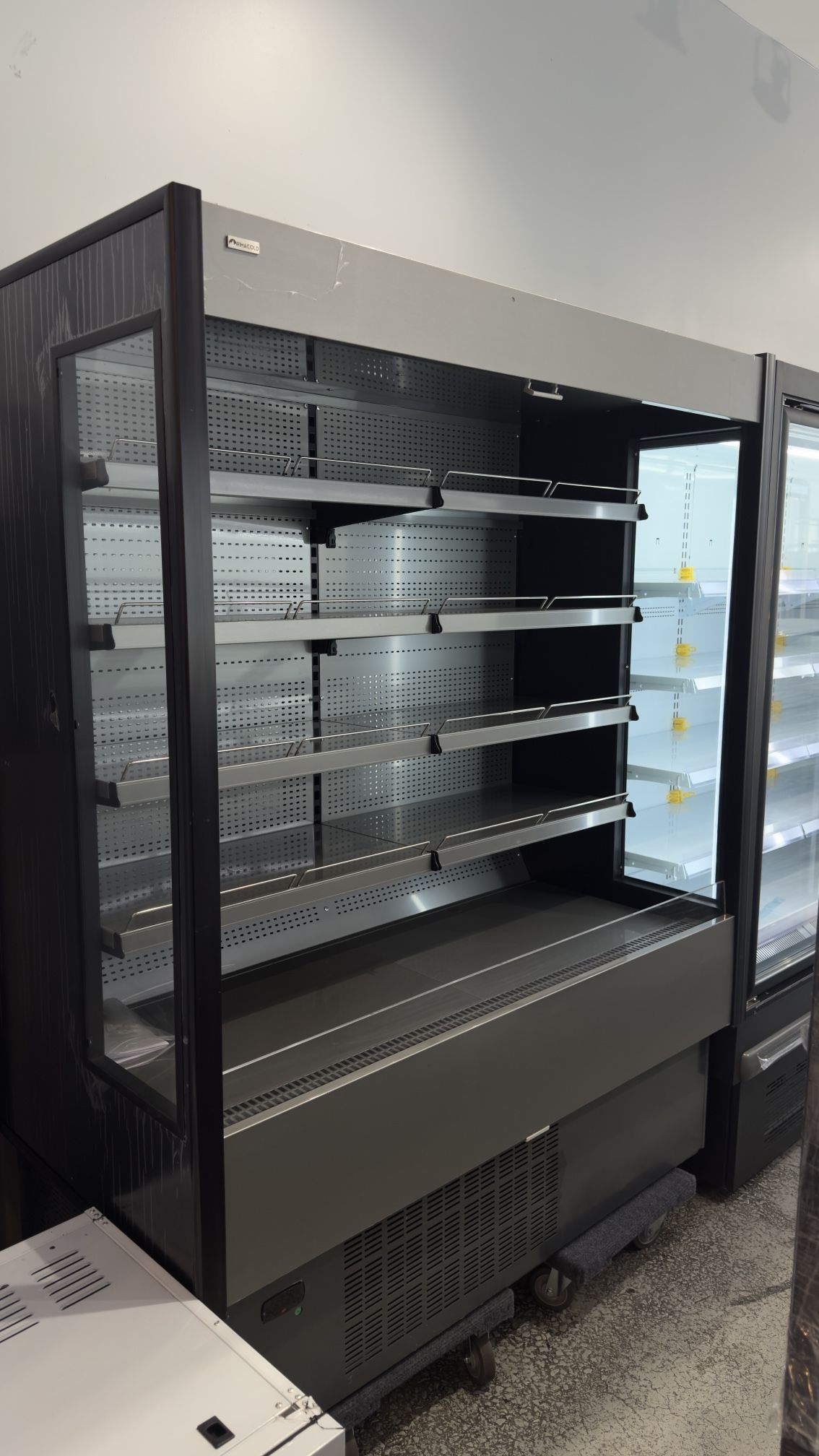 Open Air Refrigerated Display (Grab & Go)