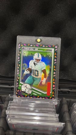 Short print tyreek hill numbered to 99