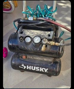Husky Portable Air Compressor 4 Gallon