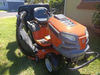Husqvarna 54in 26hp engine with Tripple bagger