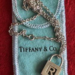 TIFFANY & CO R LETTER INITIAL ALPHABET PADLOCK LOCK STERLING SILVER PENDANT With NECKLACE ‼️ Extremely RARE ‼️ Price Is FIRM