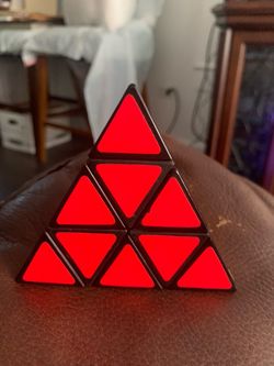 Tomy triangle pyramid cube