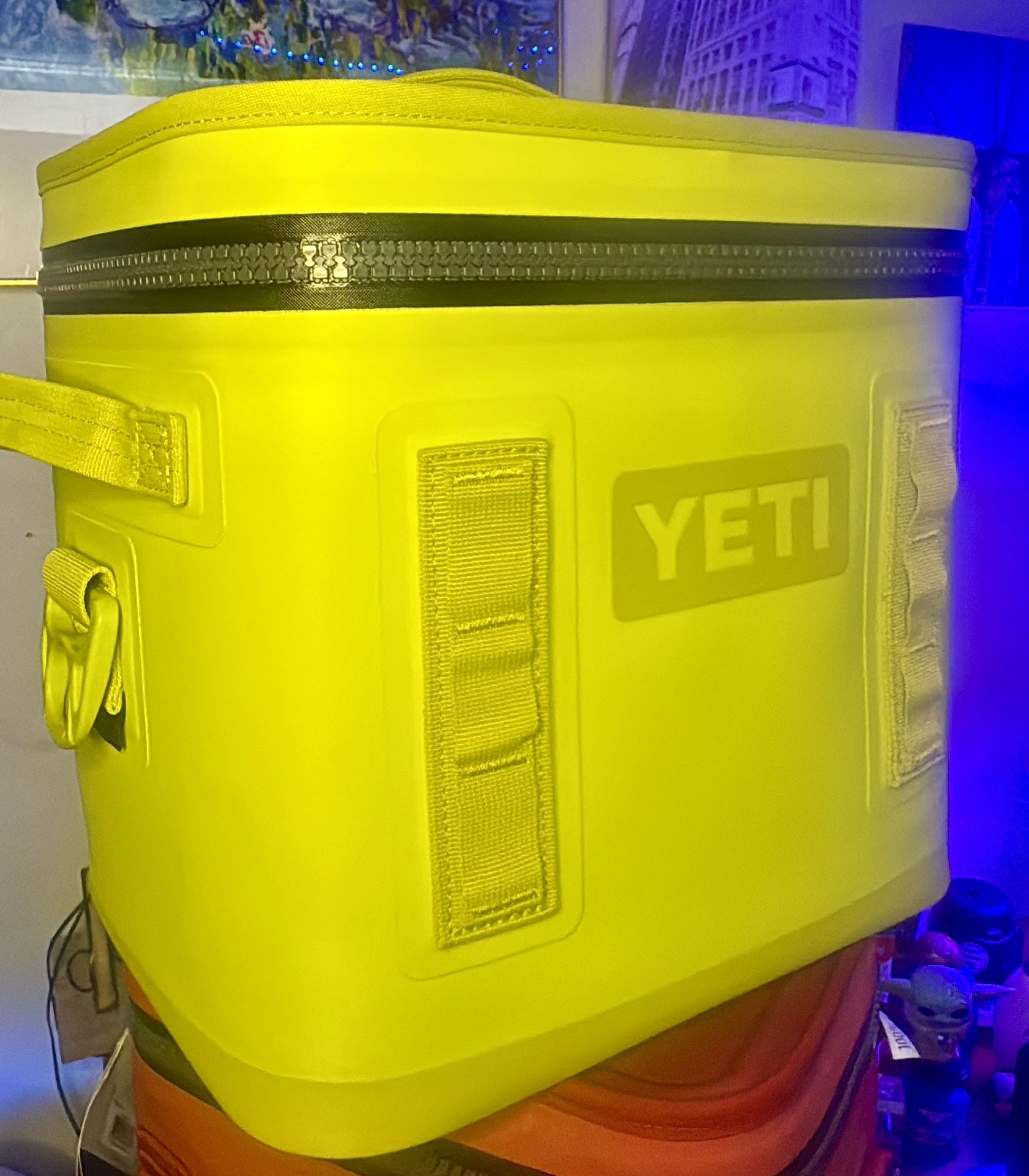 YETI Cooler Hopper Flip 12