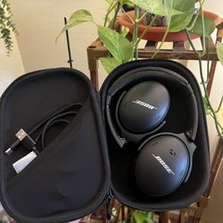Bose Quiet comfort QC45 Headphones 