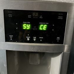 Refrigerator 