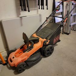 40v Black And Decker Mower W Batteries And Charger for Sale in Gilbert, AZ  - OfferUp