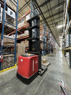 2007 Raymond 366” WIRE GUIDED ORDER PICKER