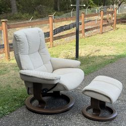 Ekornes Stressless Fabric Swivel Recliner & Ottoman