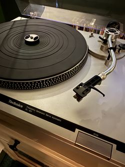 Vintage Technics Turntable & Receiver