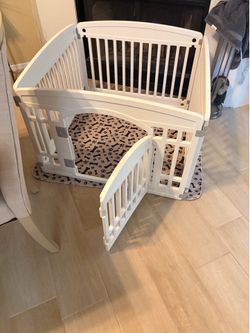 Sweetcrispy Plastic Pet Playpen Gate, Durable Puppy Exercise Playpens with Lockable Door, Non-Slip Bottom, Portable for Indoor & Outdoor Use, Playpen