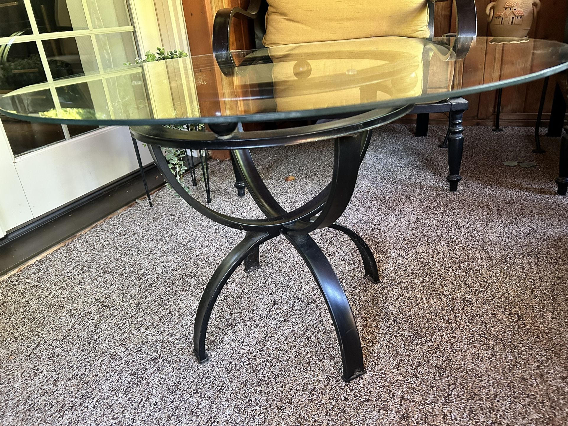 Table 18” Height X 30” Top Round