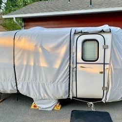 casita  trailer cover. 16ft