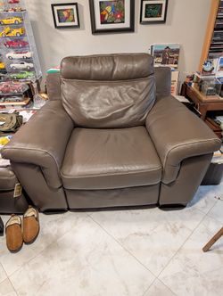 Leather Reclining Club Chair 