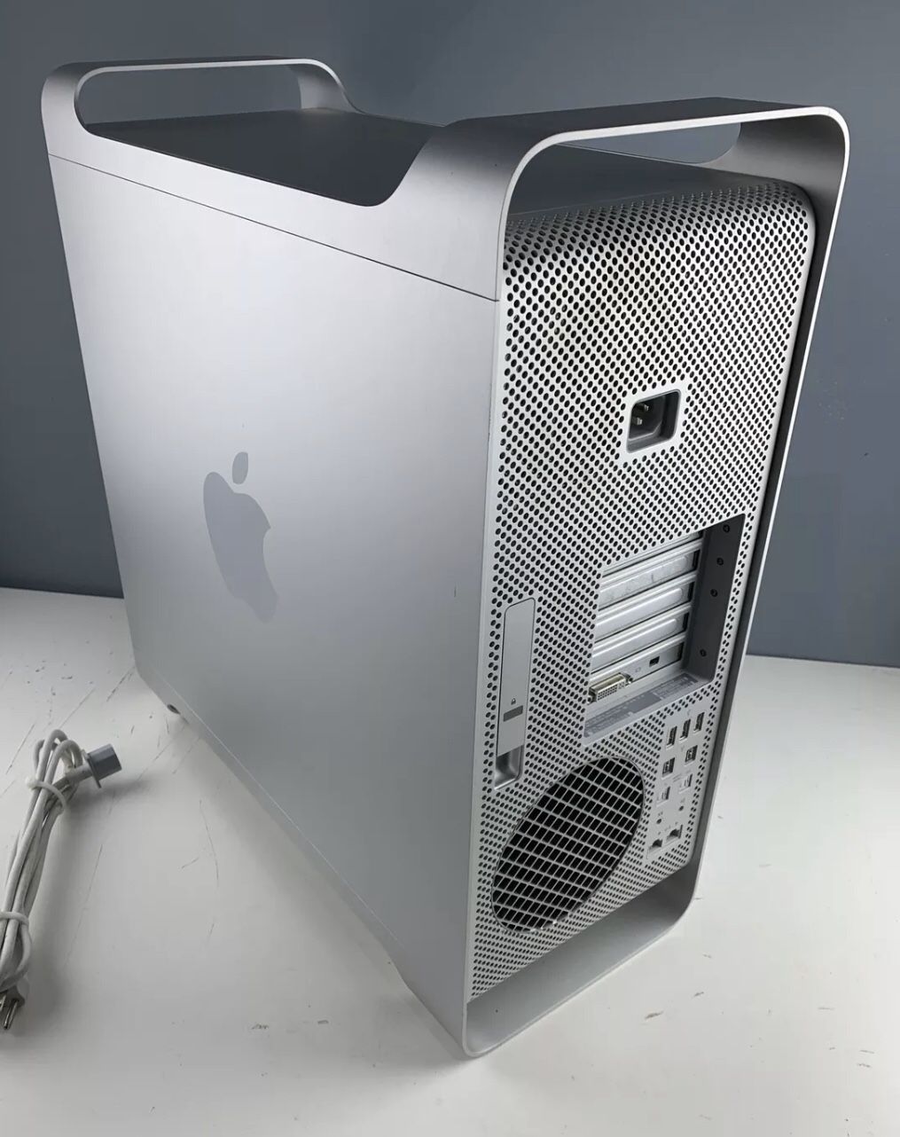 MAC PRO A1289 2.66QCX/3X1G/640/GT120/SD for Sale in Chardon MAC PRO A1289 2.66QCX/3X1G/640/GT120/SD for Sale in Chardon