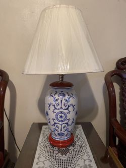 Blue and White Antique Ceramic Table Lamp Flower