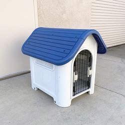 (NEW) $50 Small Dog House w/ Door, Waterproof Plastic Indoor Outdoor Shelter Cage Kennel 23x30x26 inches 