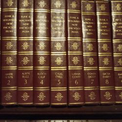 1973 Funk& Wagnalls New Encycopedia
