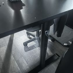 Computer table with cloth top