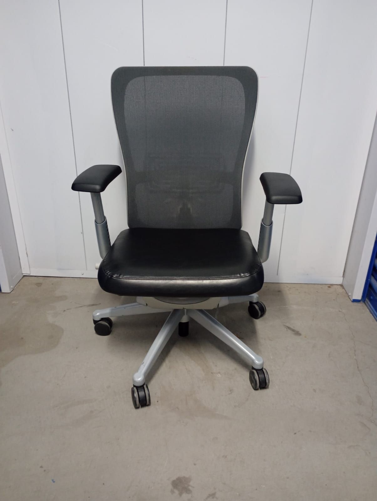 Haworth Zody Ergonomic Task Chair With Lumbar Support Tensioner