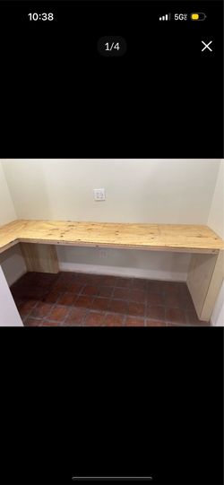 Custom epoxy countertops or table tops