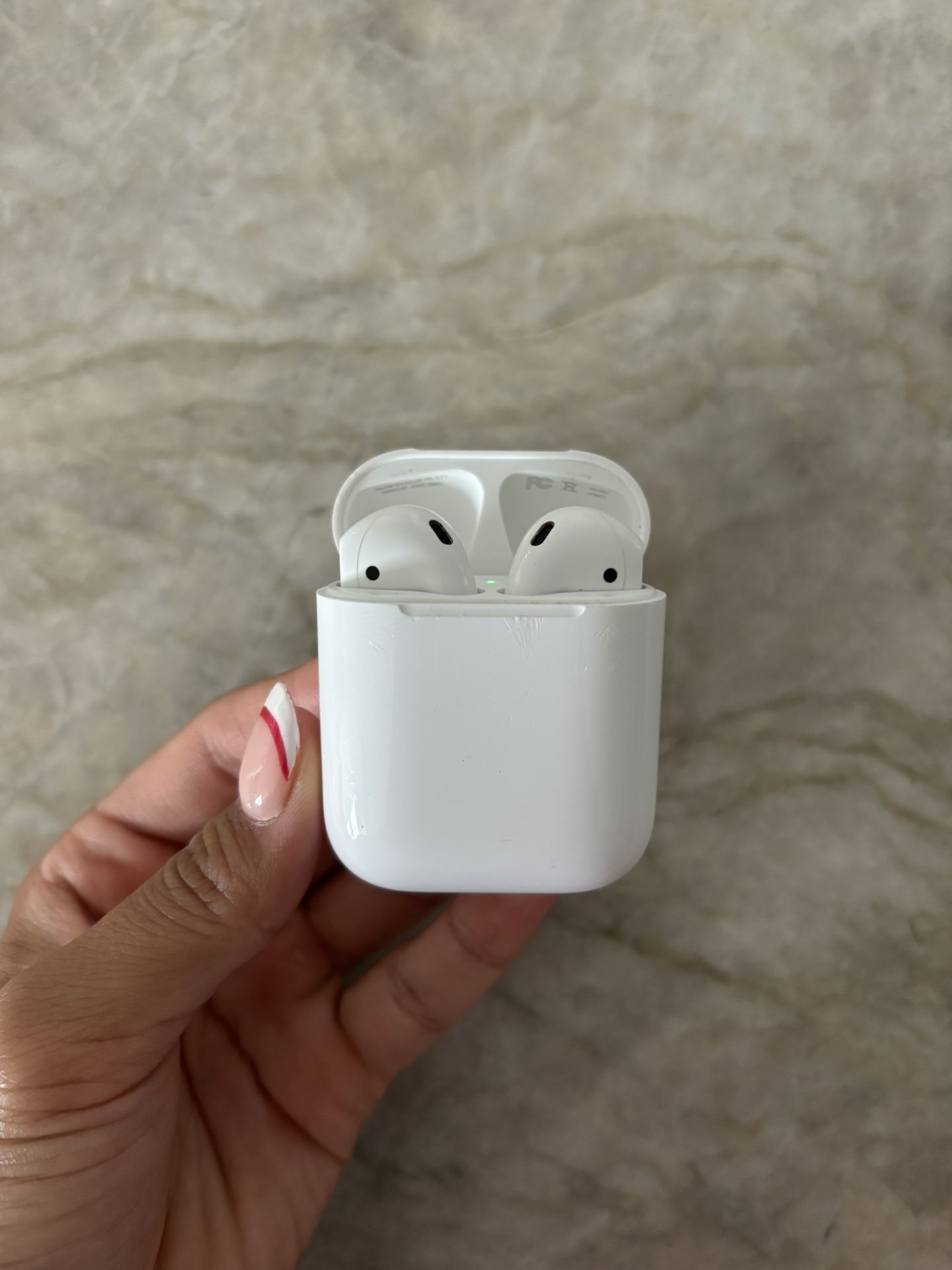 Apple AirPods Gen 1