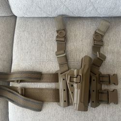 BlackHawk Holster Beretta RH 92/96 Serpa II Tactical Coyote Tan