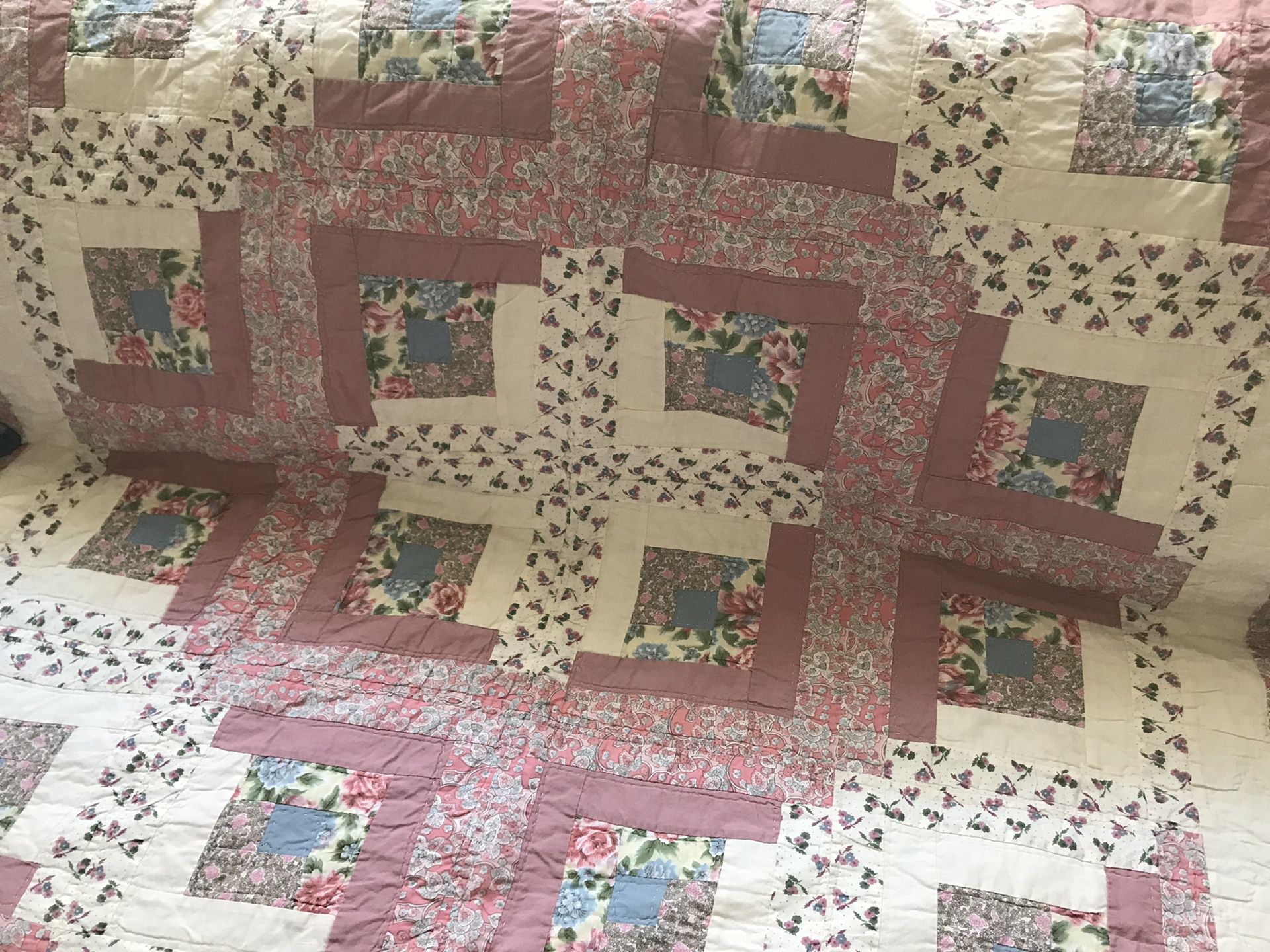 Vintage hand sewn quilt 5x5