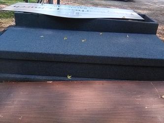 NICE STAGE. 4 PIECES 3'x5'