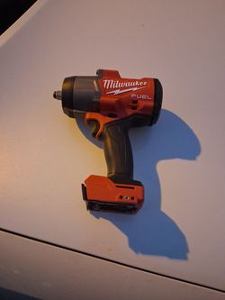 BIG TORQUE 1/2 MILWAUKE BRAND NEW 18 VOLTS