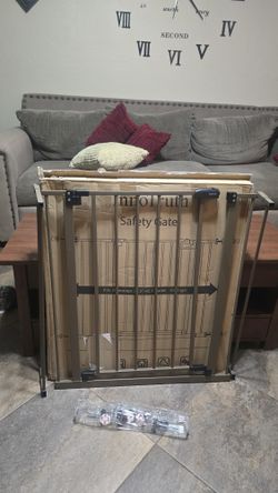 Brand New InnoTruth Baby Gate