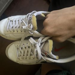 Nike Blazers 9.5