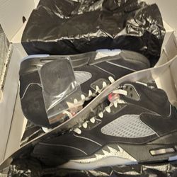 Air Jordan’ 5 BLK/white Metallic-Silver ( REIMAGINED)