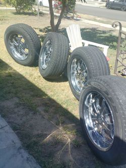 Tire and rims 275/55 R20