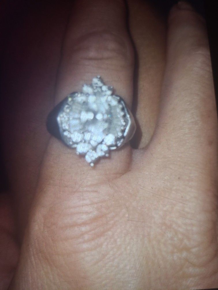 Sterling Silver Cluster Ring Size 9