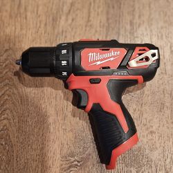 New Milwaukee 12-Volt 3/8 in. Drill/Driver (2407-20)