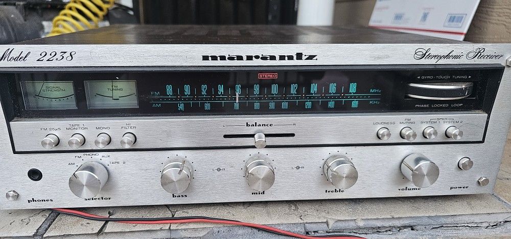 MARANTZ 2238 AM/FM Stereo Receiver - Works kingMARANTZ 2238 AM/FM Stereo Receiver - Works king