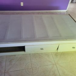 Twin Bed-free