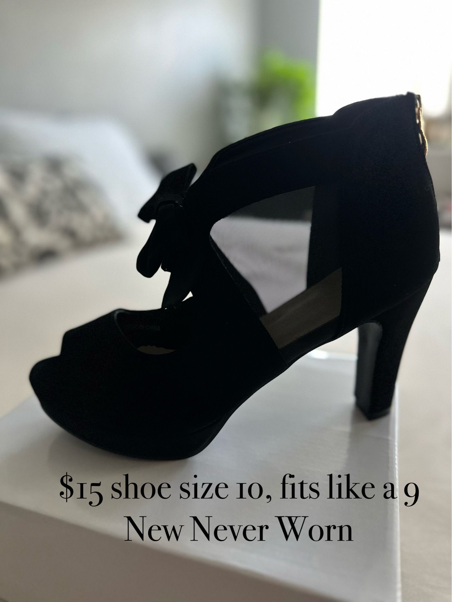 Black heels size 10 fits like a 9