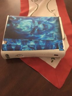 Xbox 360 with no plug no controller but works fine
